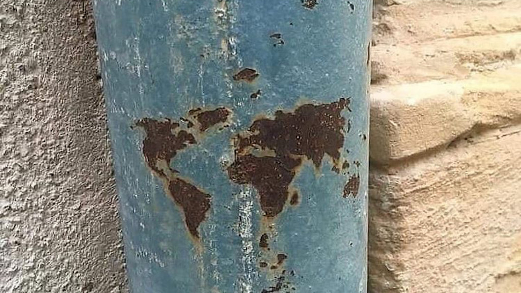 Море ржавчины книга. Цинкарь эффект. Ржавчина. Мир ржавчины. "море ржавчины".